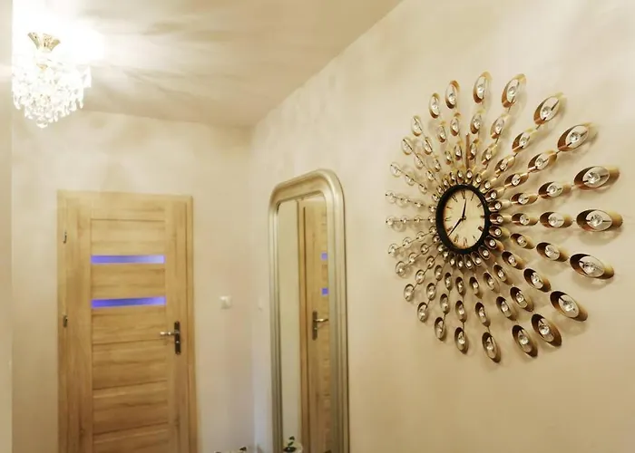 Ekskluzywny W Centrum Z Balkonem I Parkingiem 아파트